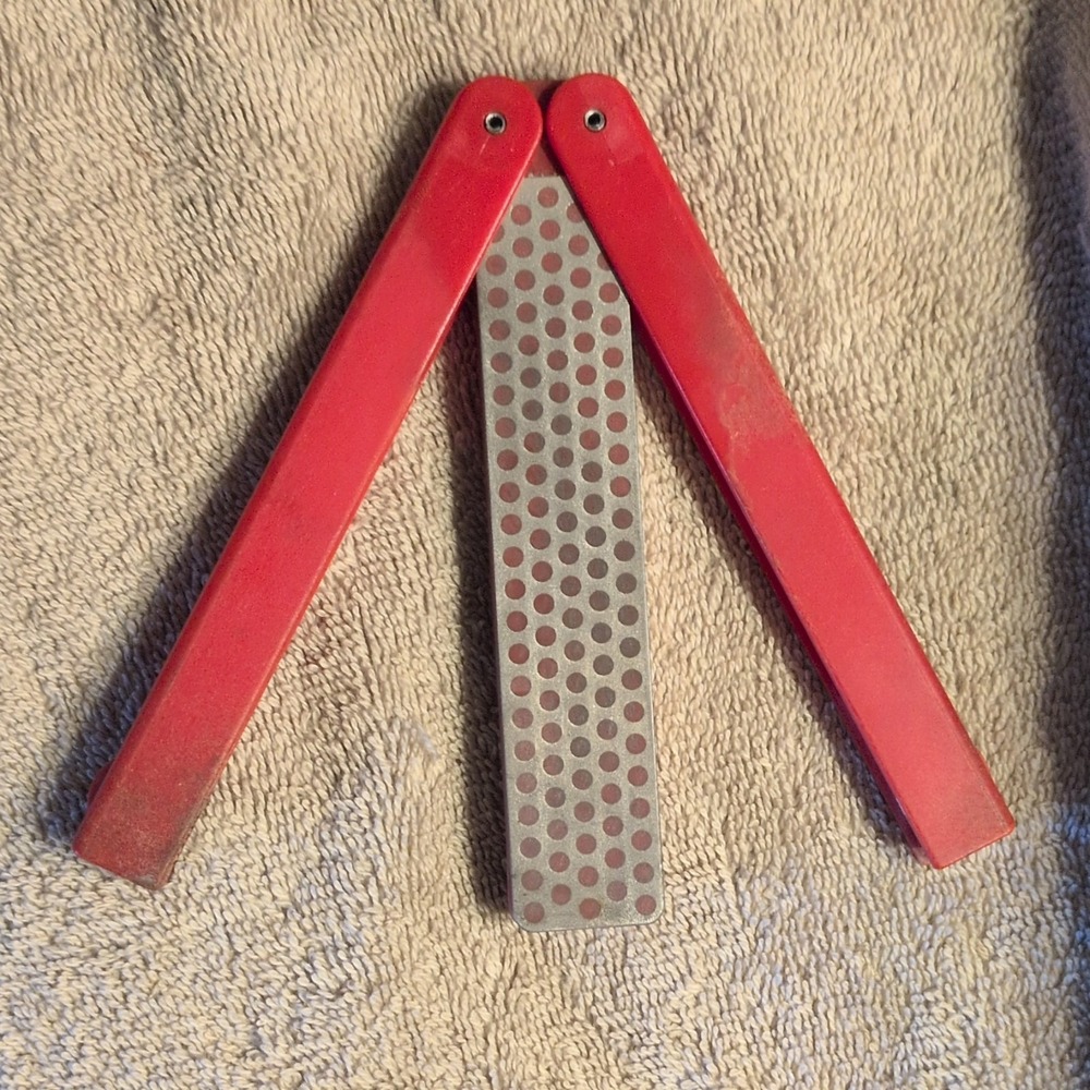 DMT DMT Foldable Knife Sharpening Angle Guide, Red Plastic Handles